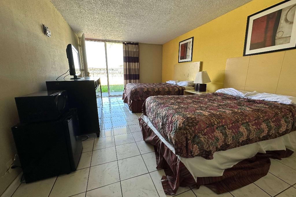 Travelodge by Wyndham Lumberton