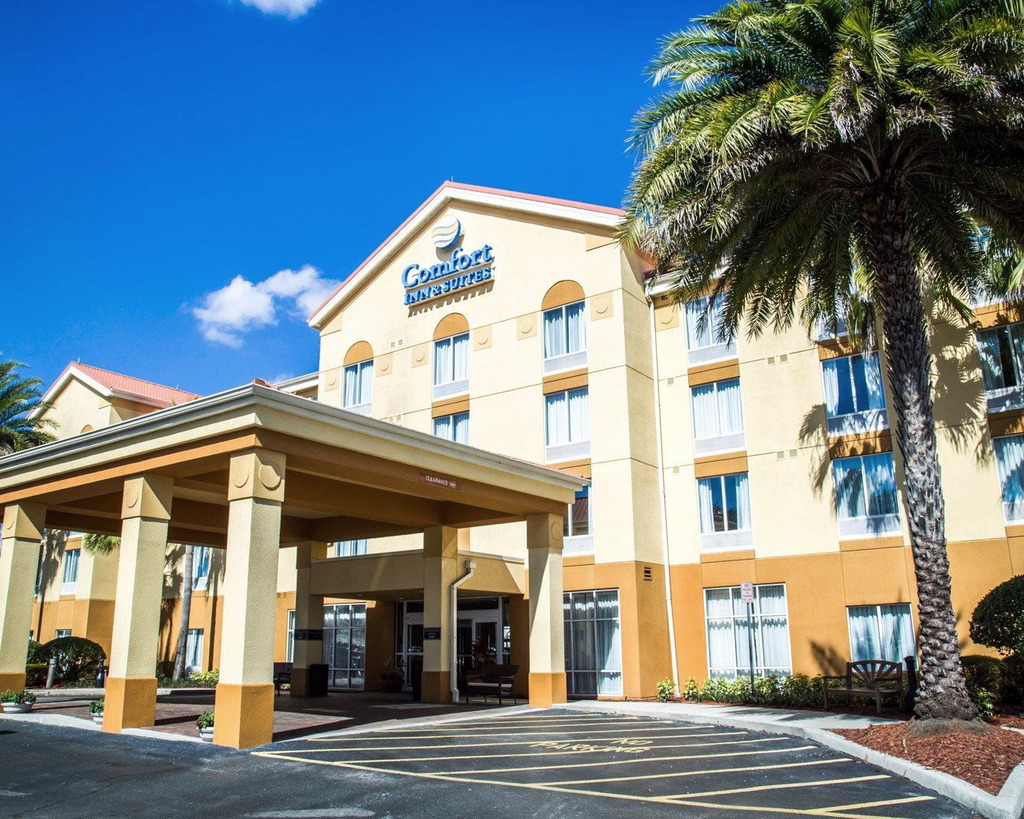 Comfort Inn & Suites Sanford en Orlando area | BestDay.com