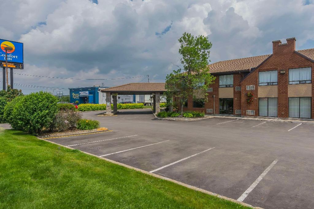 Comfort Inn Levis