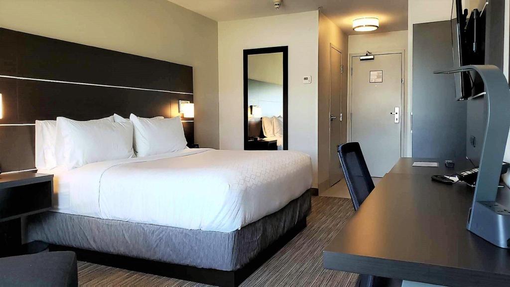 Holiday Inn Express & Suites Hood River