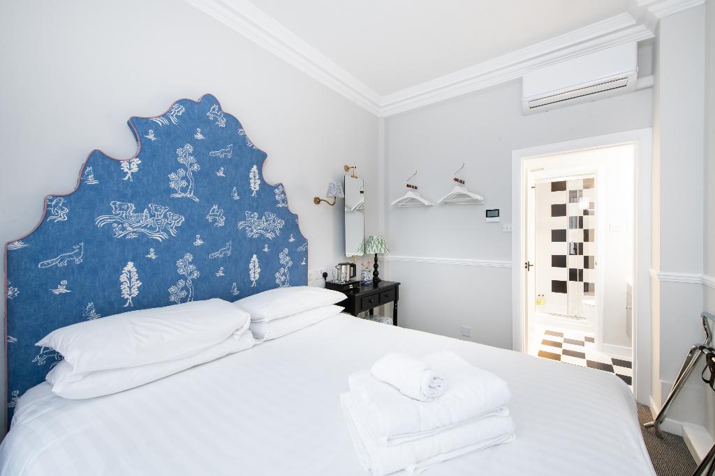 Americana Hotel