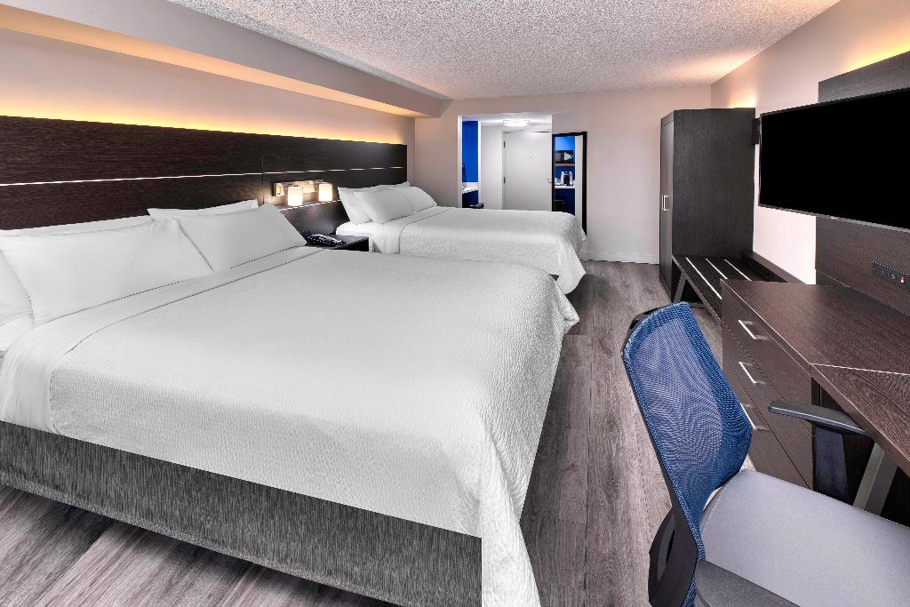 Holiday Inn Express Suites Mississauga Toronto SW