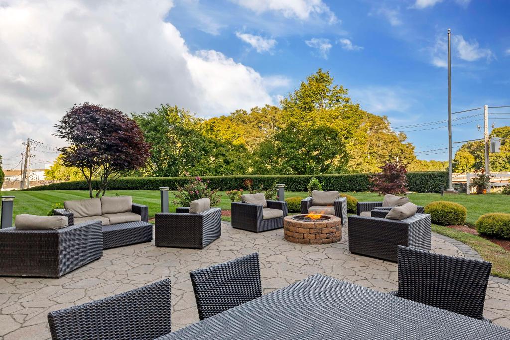 Best Western Plus North Shore Hotel