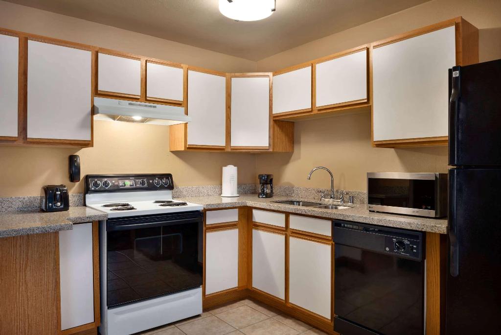 Hawthorn Extended Stay by Wyndham Milwaukee Airp