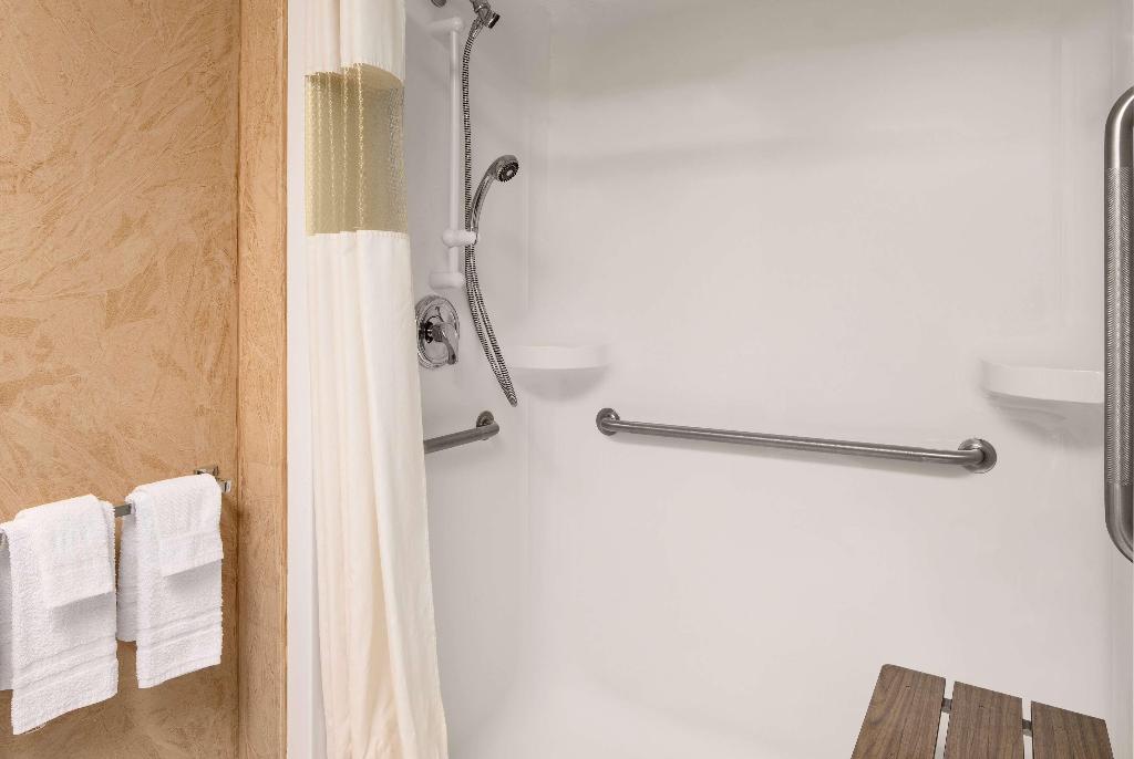 Days Inn by Wyndham Leamington