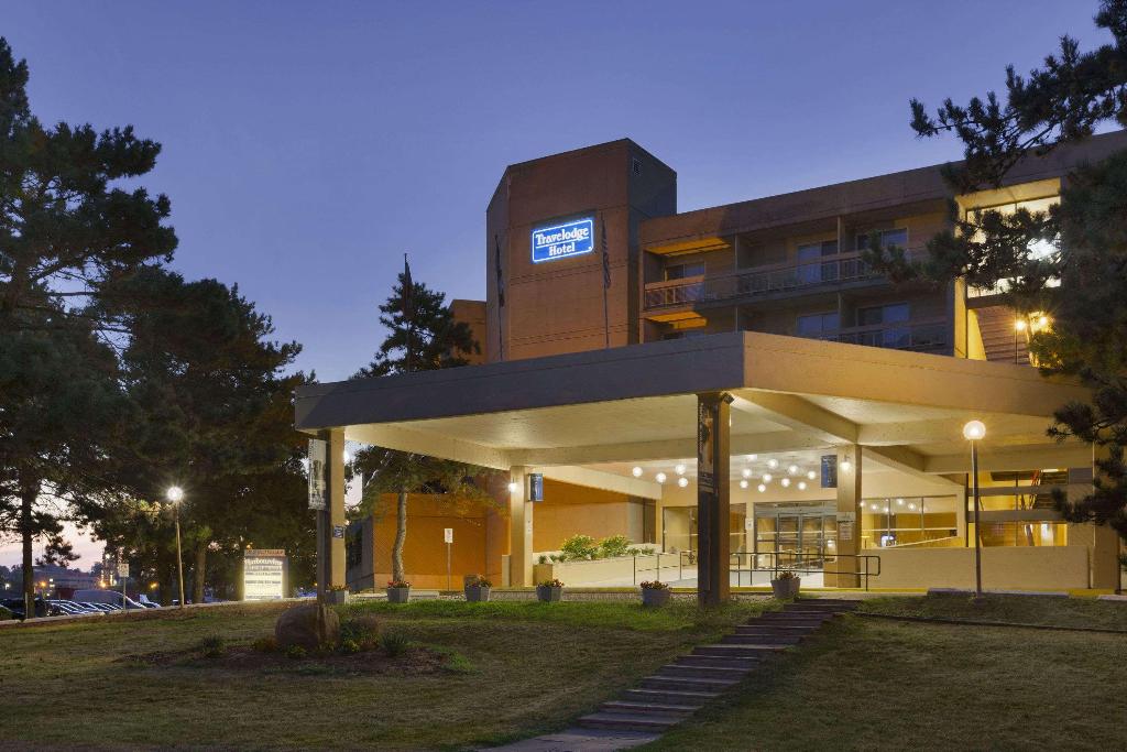 Ramada By Wyndham Belleville Harbourview Conference Centre