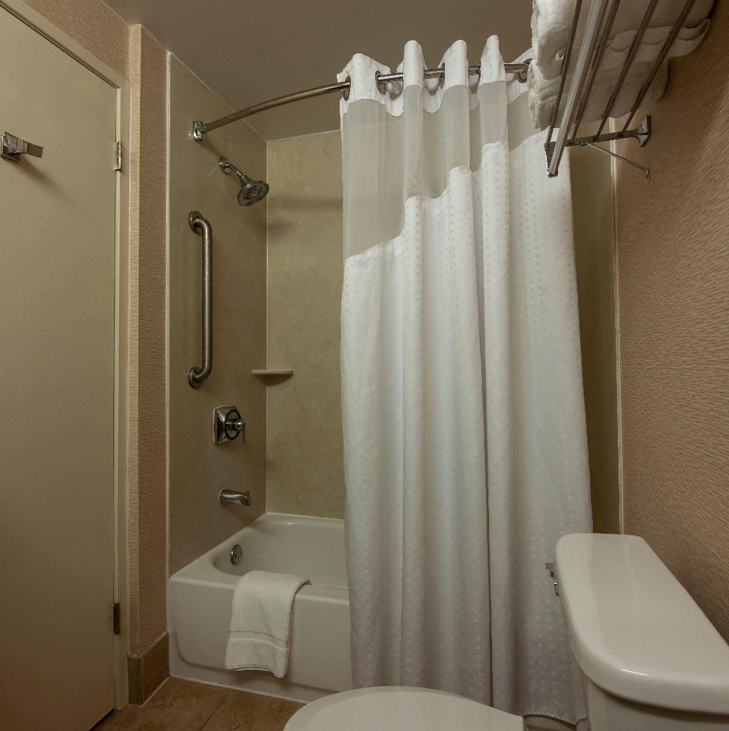 Holiday Inn Express & Suites Laurel By IHG