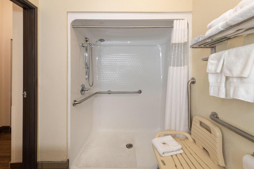 Comfort Suites Kansas City-Liberty