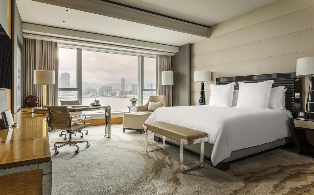 Four Seasons Hong Kong