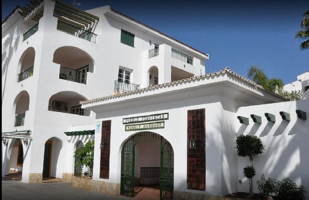 Pueblo Torviscas, vista principal