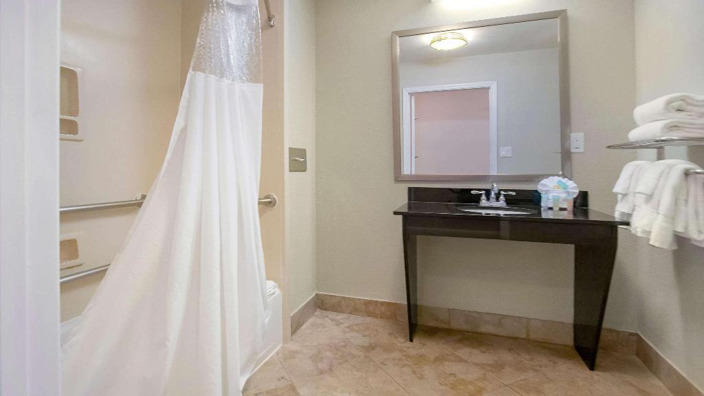 Galleria Palms Hotel
