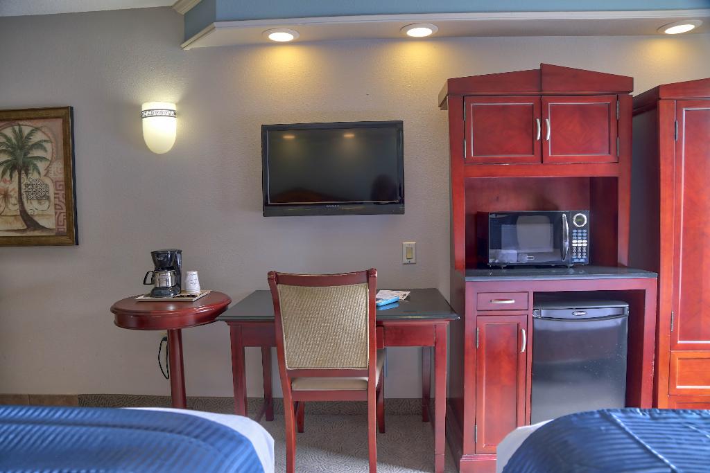 Destiny Palms Hotel Maingate West