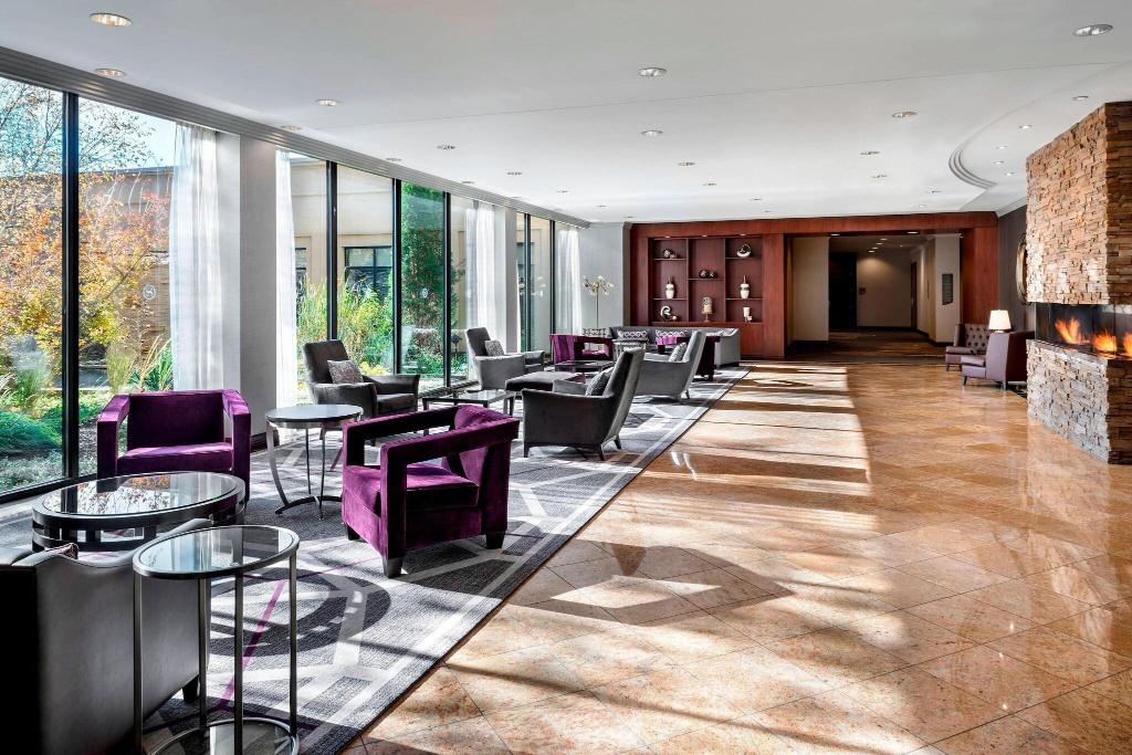 Sheraton Toronto Airport Hotel & Conference Center