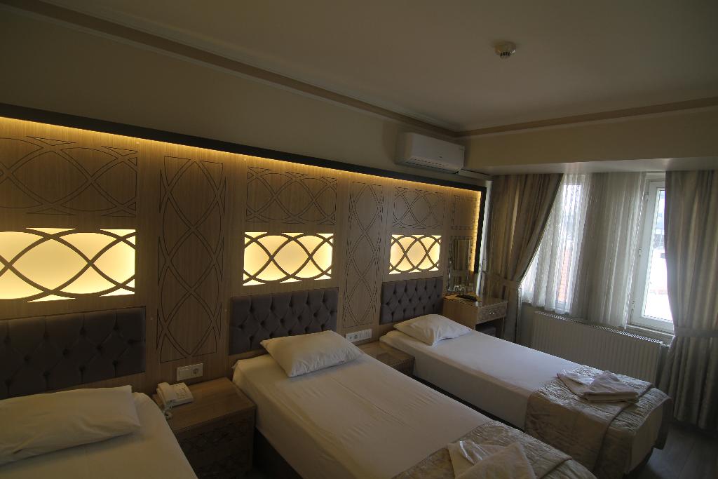Grand Liza Hotel