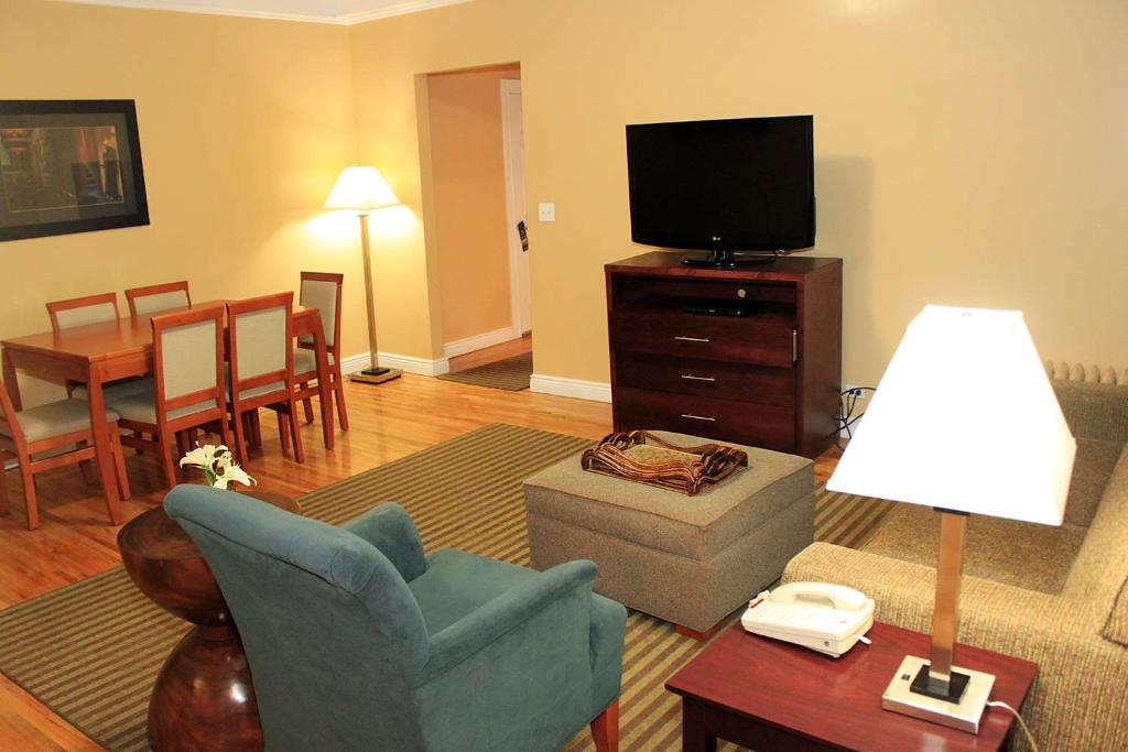 Best Western Plus Hospitality House photo 26
