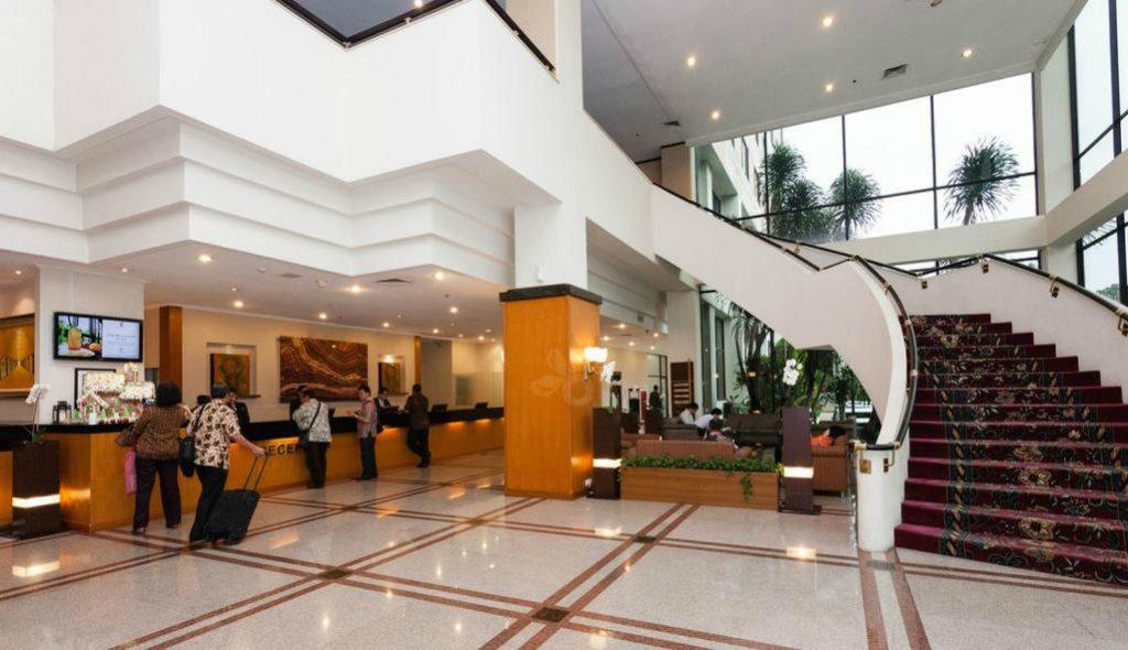 Century Park Hotel - Lobby