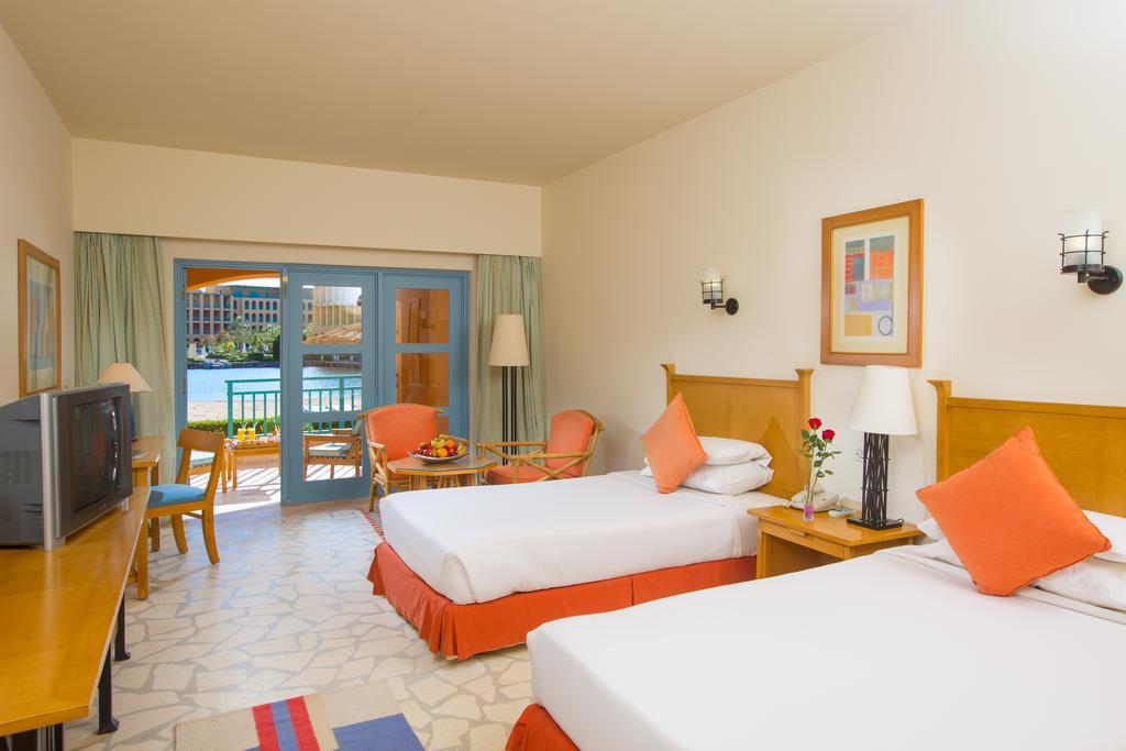 Strand Beach Resort