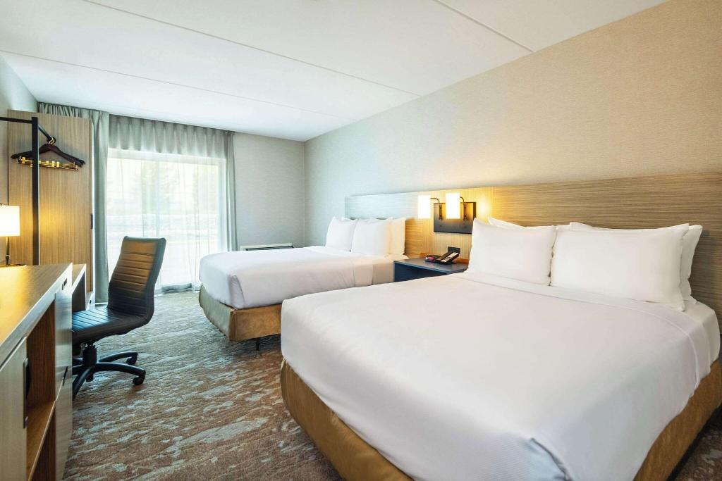 Comfort Inn Hwy 401 - Kingston