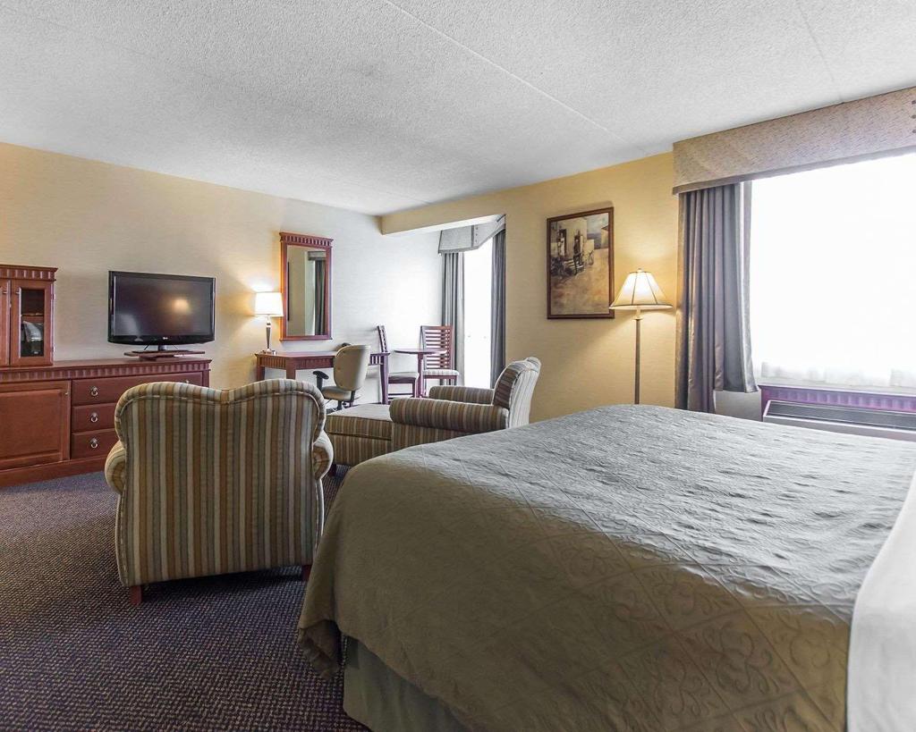 Quality Inn Bay Front St. Marie