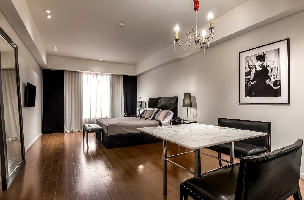 Broadway Hotel & Suites