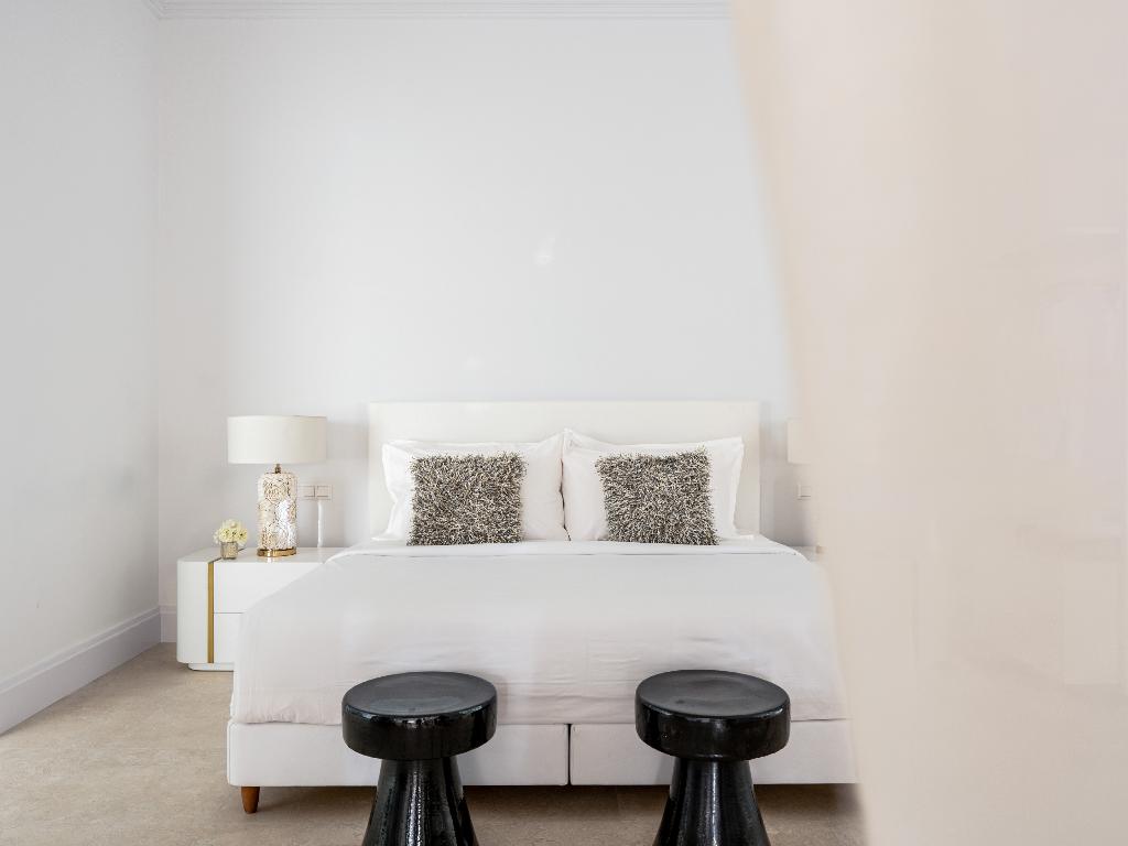Mandola Rosa, A Resort to Live