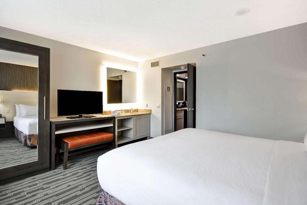 Embassy Suites by Hilton Charlotte
