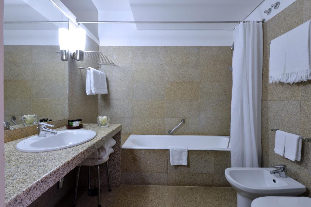 Pousada Mosteiro de Guimaraes - Monument Hotel