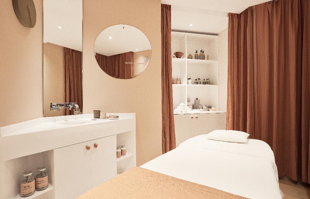Imagem da galeria de Grand Hotel Du Palais Royal 