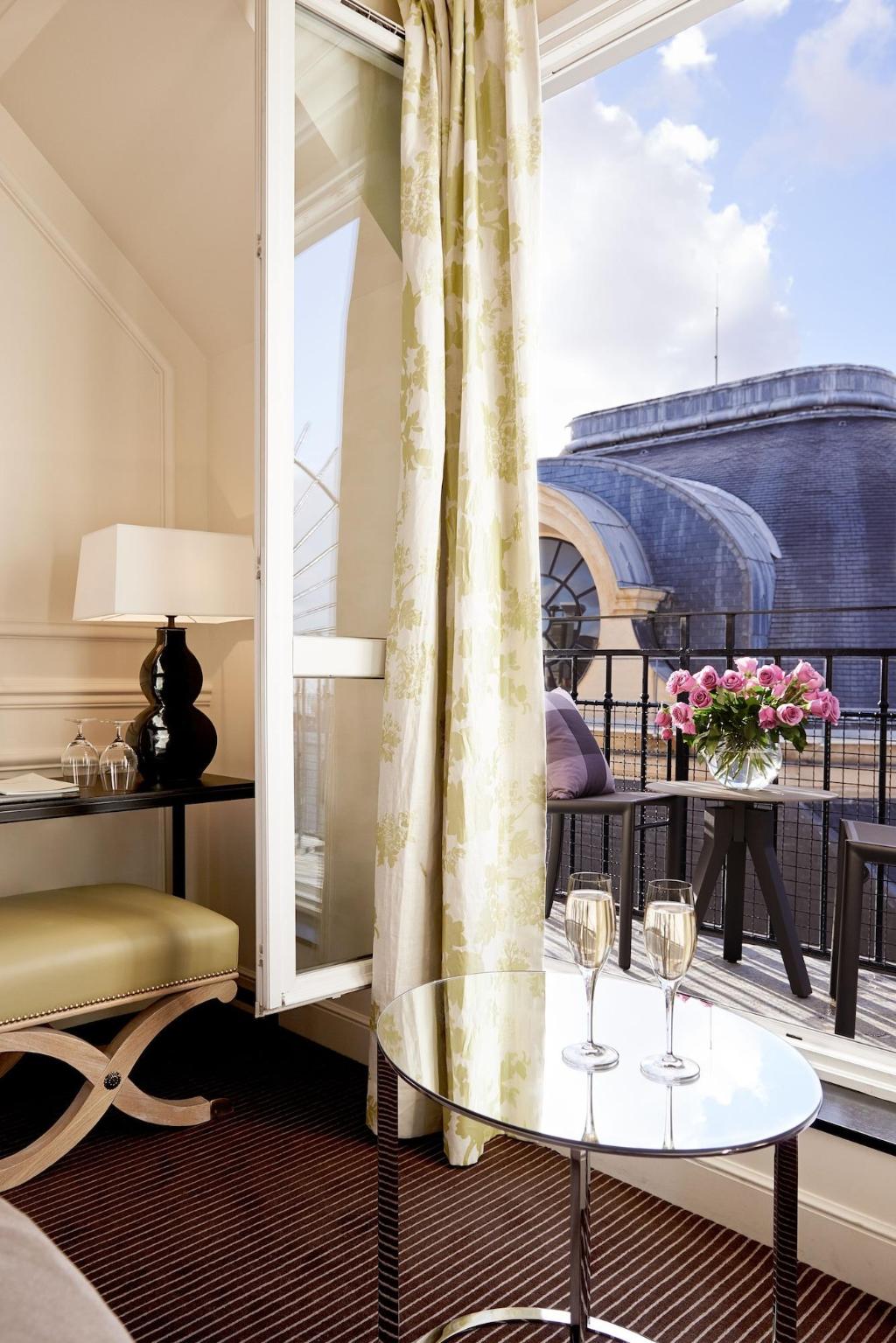 Imagem da galeria de Grand Hotel Du Palais Royal 