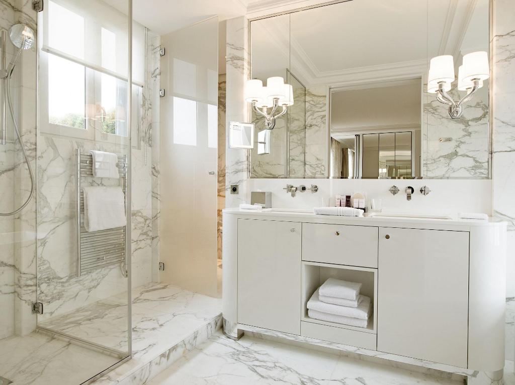 Imagem da galeria de Grand Hotel Du Palais Royal 