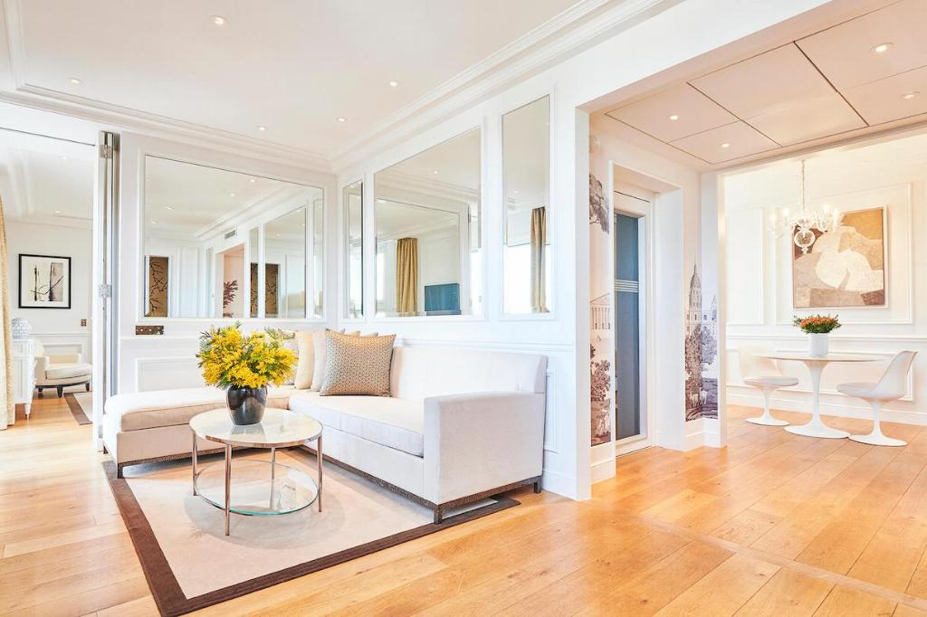 Imagem da galeria de Grand Hotel Du Palais Royal 