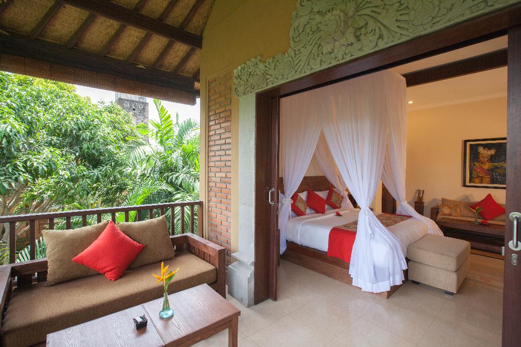 Bebek Tepi Sawah Restaurant & Villas