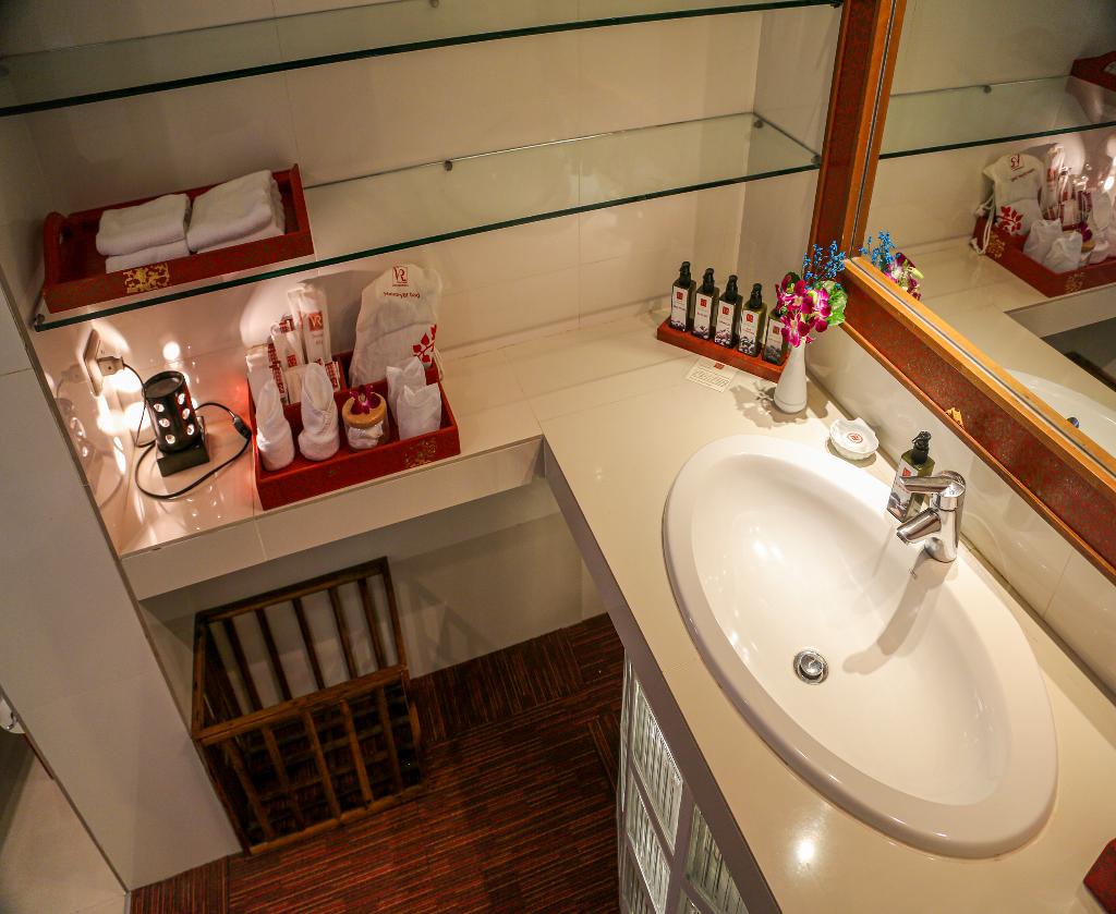 Hotel Mom Tri's Villa  Royale, Thailand, Kata Noi Beach. Großes 1