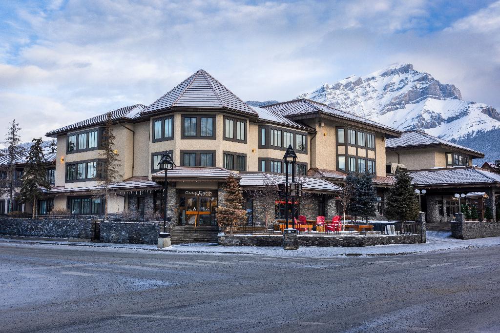 Elk + Avenue Hotel