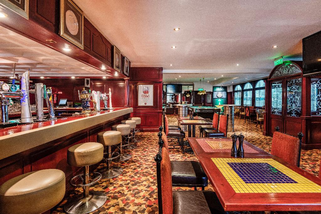 Bar