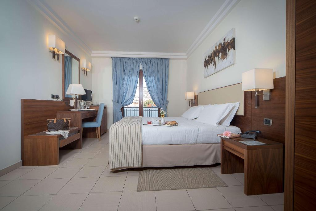 Suites & Residence Hotel