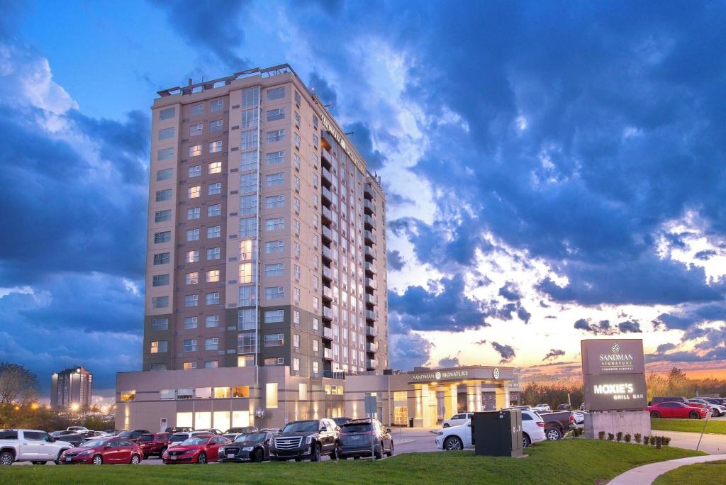 Sandman Signature Hotel Toronto Airport