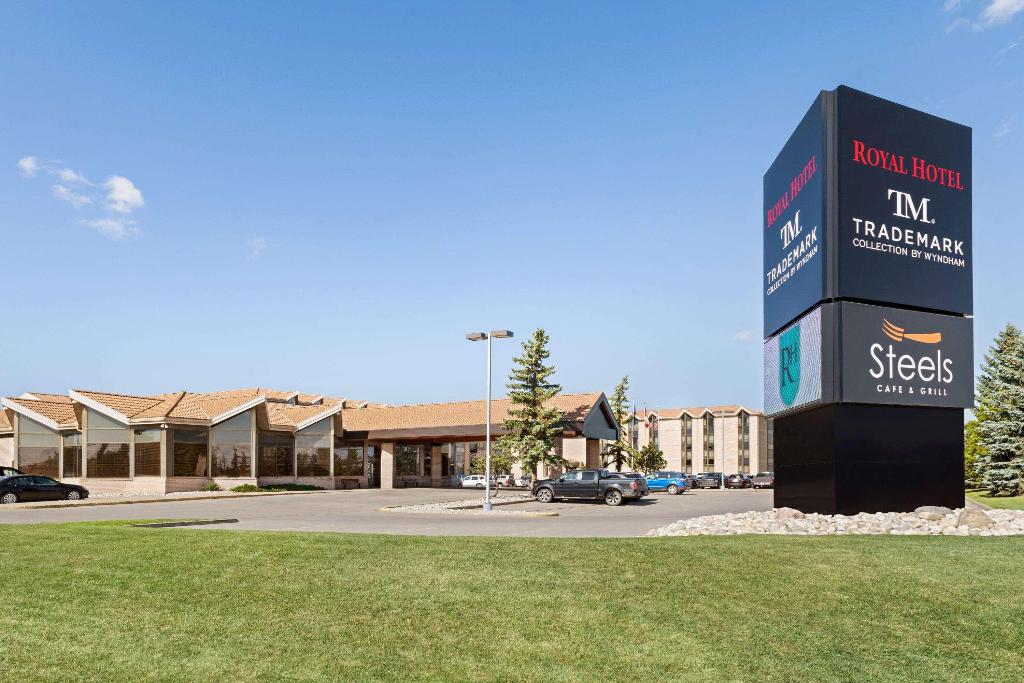 Royal Hotel West Edmonton Trademark Collection