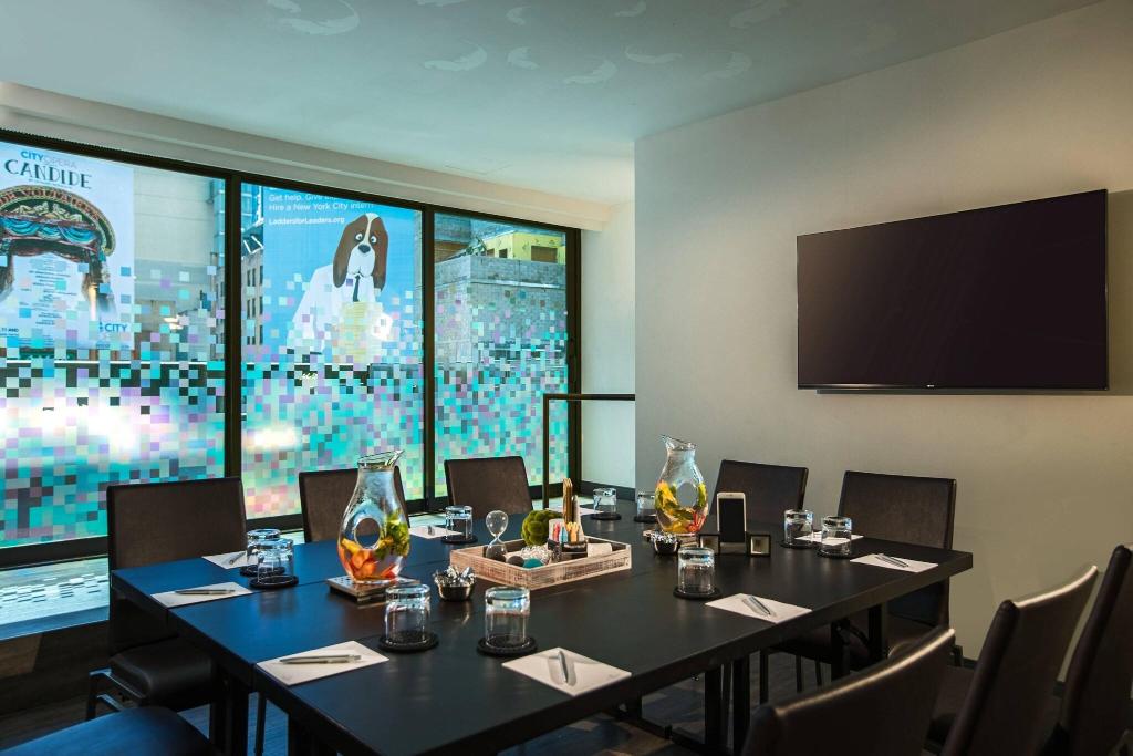 Imagem da galeria de Renaissance New York Times Square Hotel