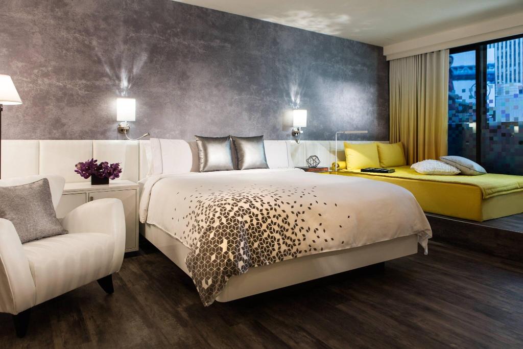 Imagem da galeria de Renaissance New York Times Square Hotel