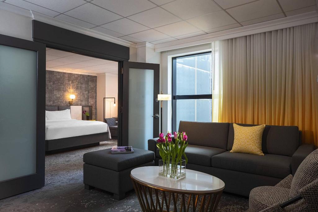 Imagem da galeria de Renaissance New York Times Square Hotel