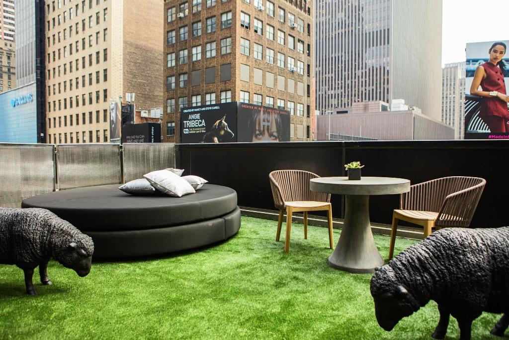 Imagem da galeria de Renaissance New York Times Square Hotel