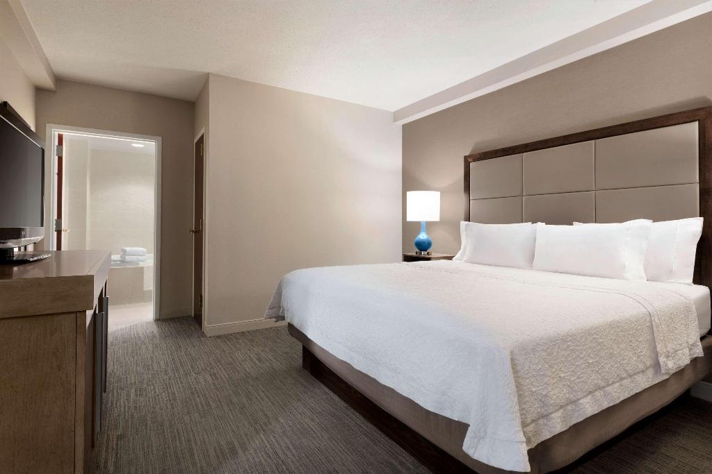 Hampton Inn Long Island-Brookhaven