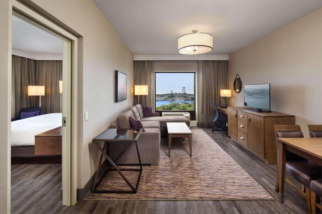 DoubleTree by Hilton Halifax Dartmouth