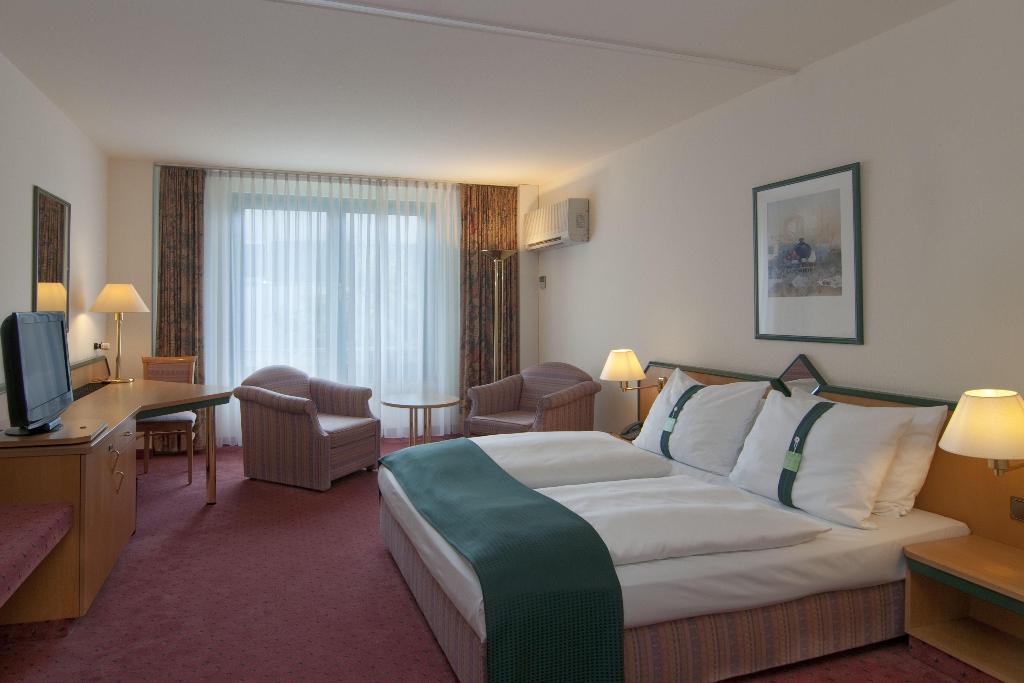 hotel-thumb