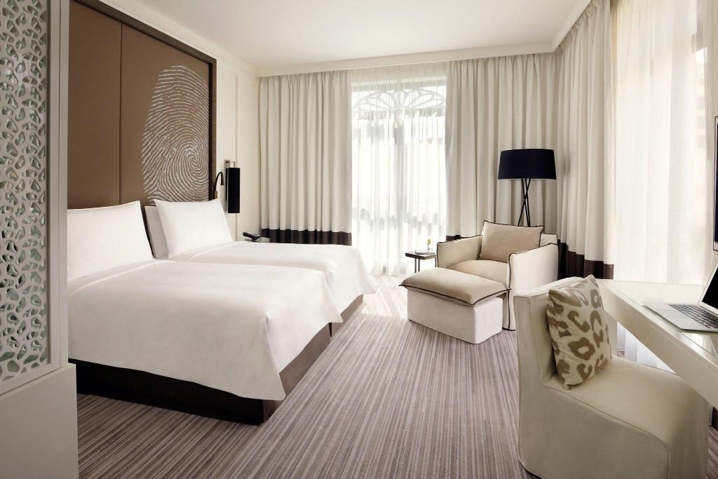 hotel-thumb