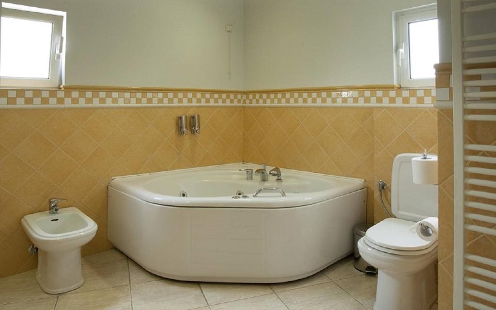 Ilisia  Hotel
