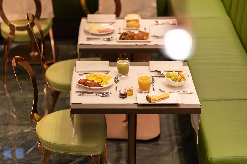 Hotel Ariston, Italien, Mailand. Großes 1