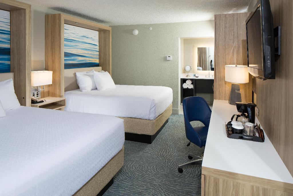 Crowne Plaza Melbourne Oceanfront