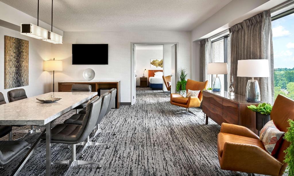 Hilton Fairfax
